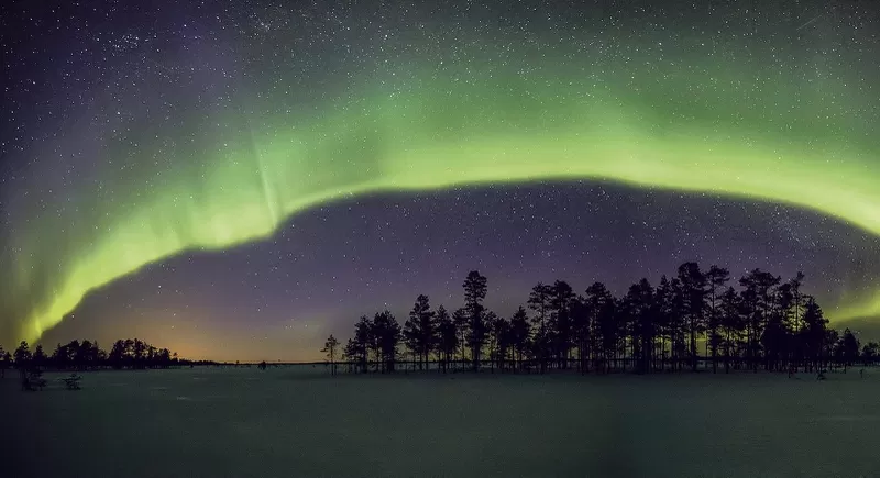 Leimuavan taivaan vangitsijat | Päivämies