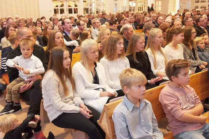 Rovaniemen Rauhanyhdistyksen juhlassa: Evankeliumin työtä on tehty  muutosten keskellä | Päivämies